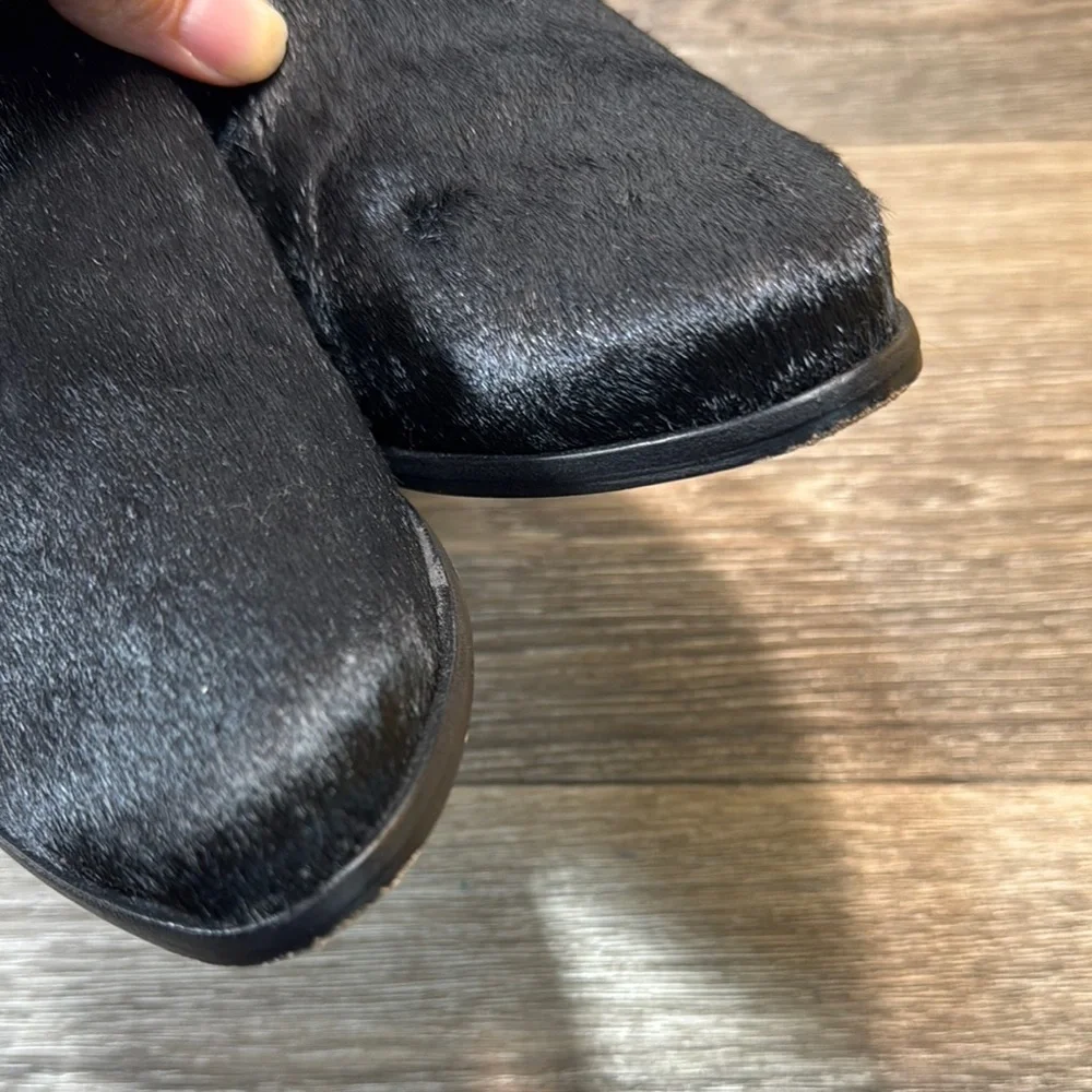 Trask Black Fur-Textured Mules woman’s size 8.5 (s28)